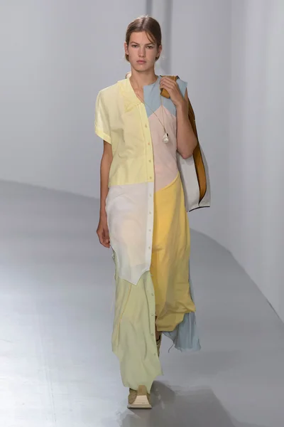 Look 9